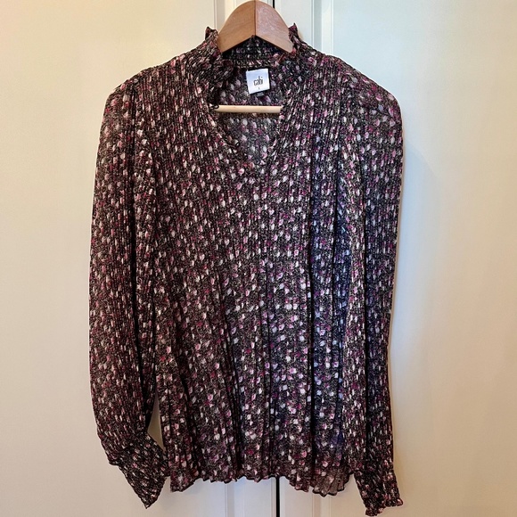 ✨NWOT✨ CAbi Knife Pleat Blouse - Sz S - Picture 3 of 8